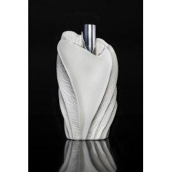 Albho : un parfum Suleko reflétant l’Hiver, recueilli dans un Flacon-Sculpture de porcelaine